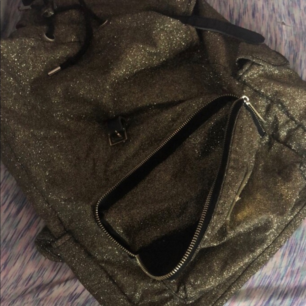 PINK v.s drawstring backpack - Picture 5 of 6